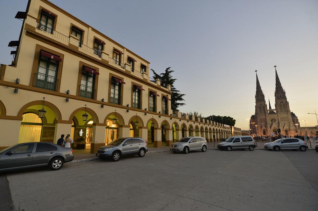 Real Hotel Lujan Bagian luar foto