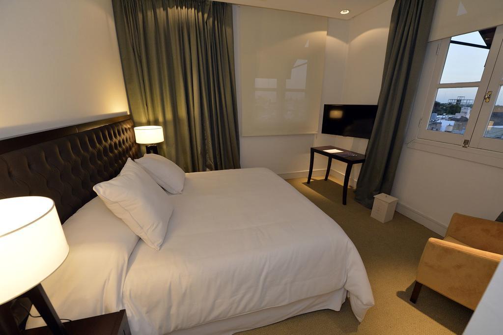 Real Hotel Lujan Bagian luar foto