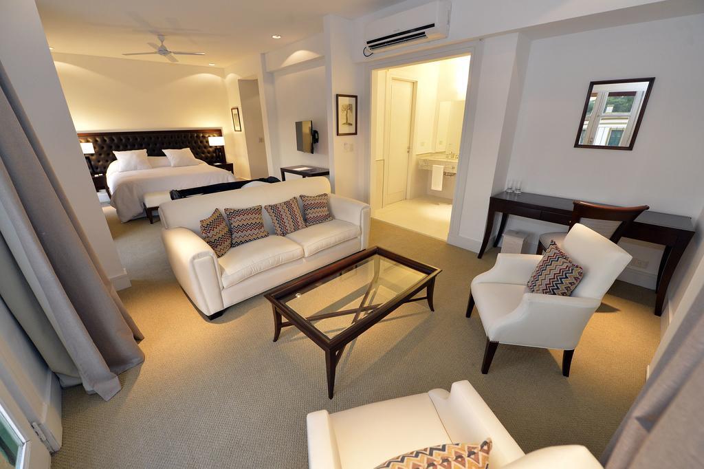 Real Hotel Lujan Bagian luar foto