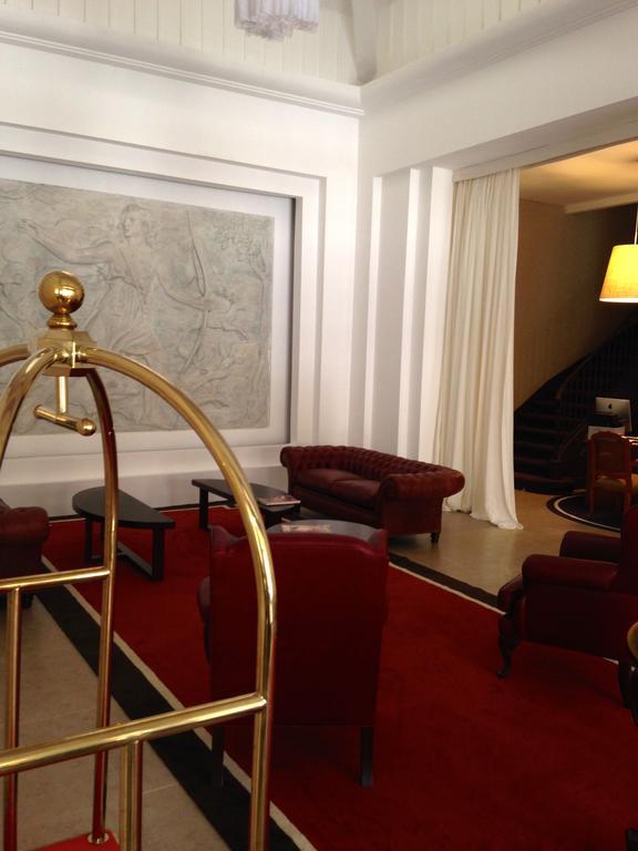 Real Hotel Lujan Bagian luar foto