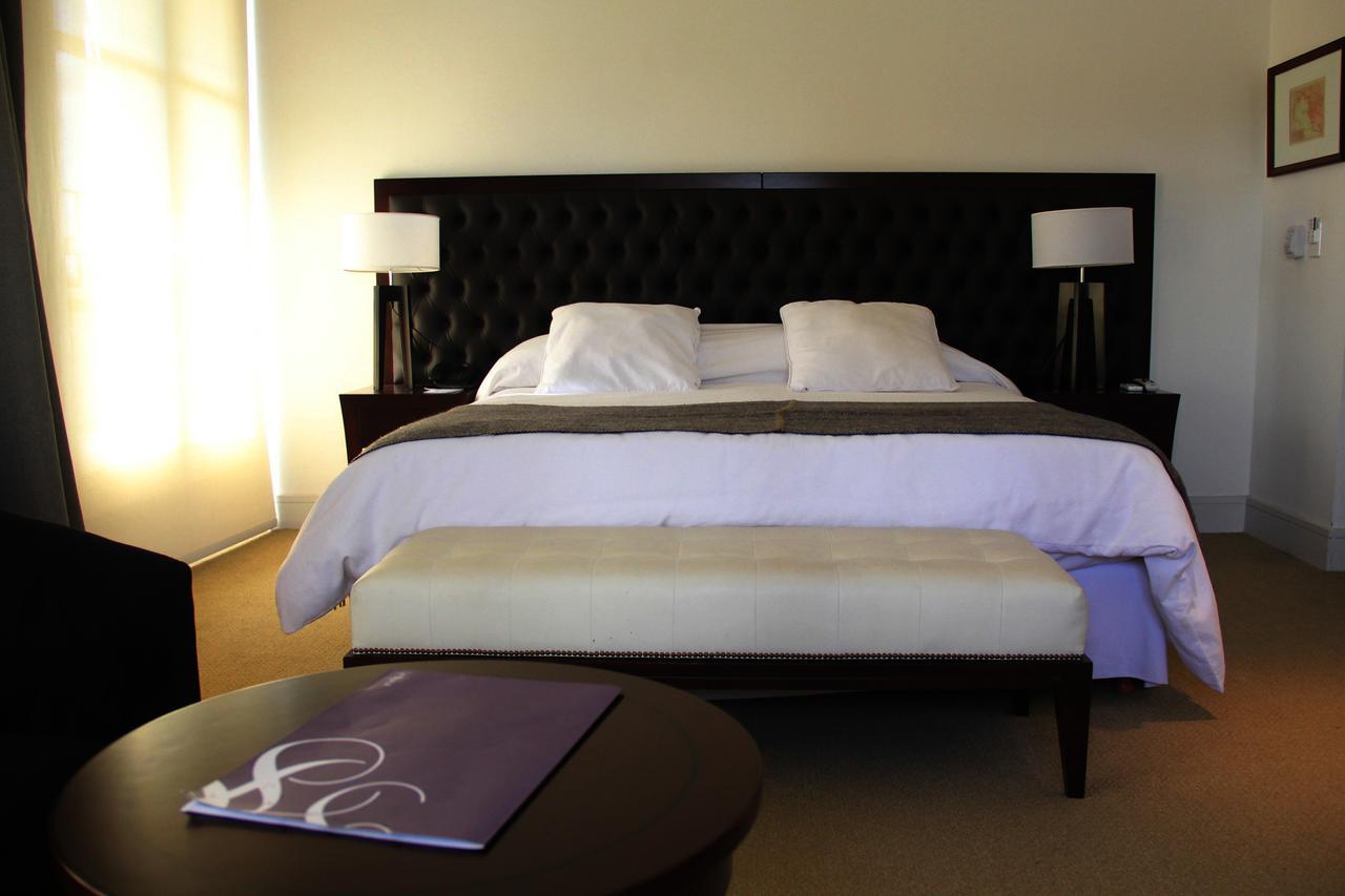 Real Hotel Lujan Bagian luar foto