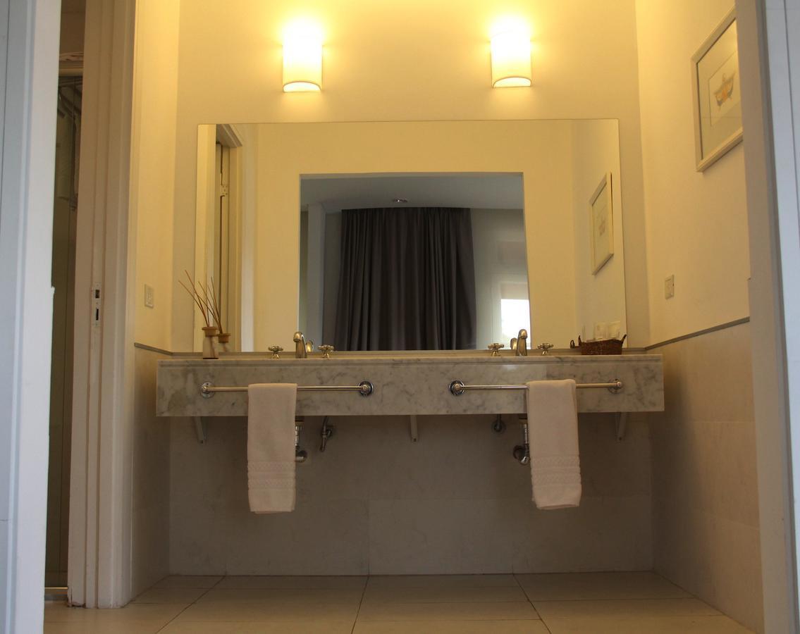 Real Hotel Lujan Bagian luar foto