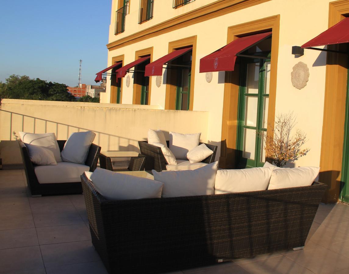 Real Hotel Lujan Bagian luar foto